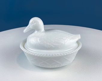 Westmoreland Milk Glass Duck Dish. Baby Duck Butter or Serving Dish. White Bird Bowl with Cover. Modern Farmhouse. French Country.