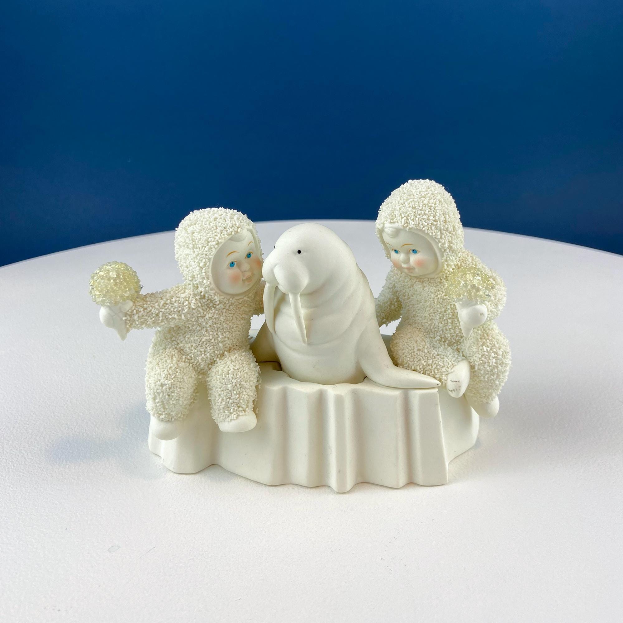 美品　アメリカ直輸入　babies スノーベイビーズ Snowbabies Playing With Walrus. 