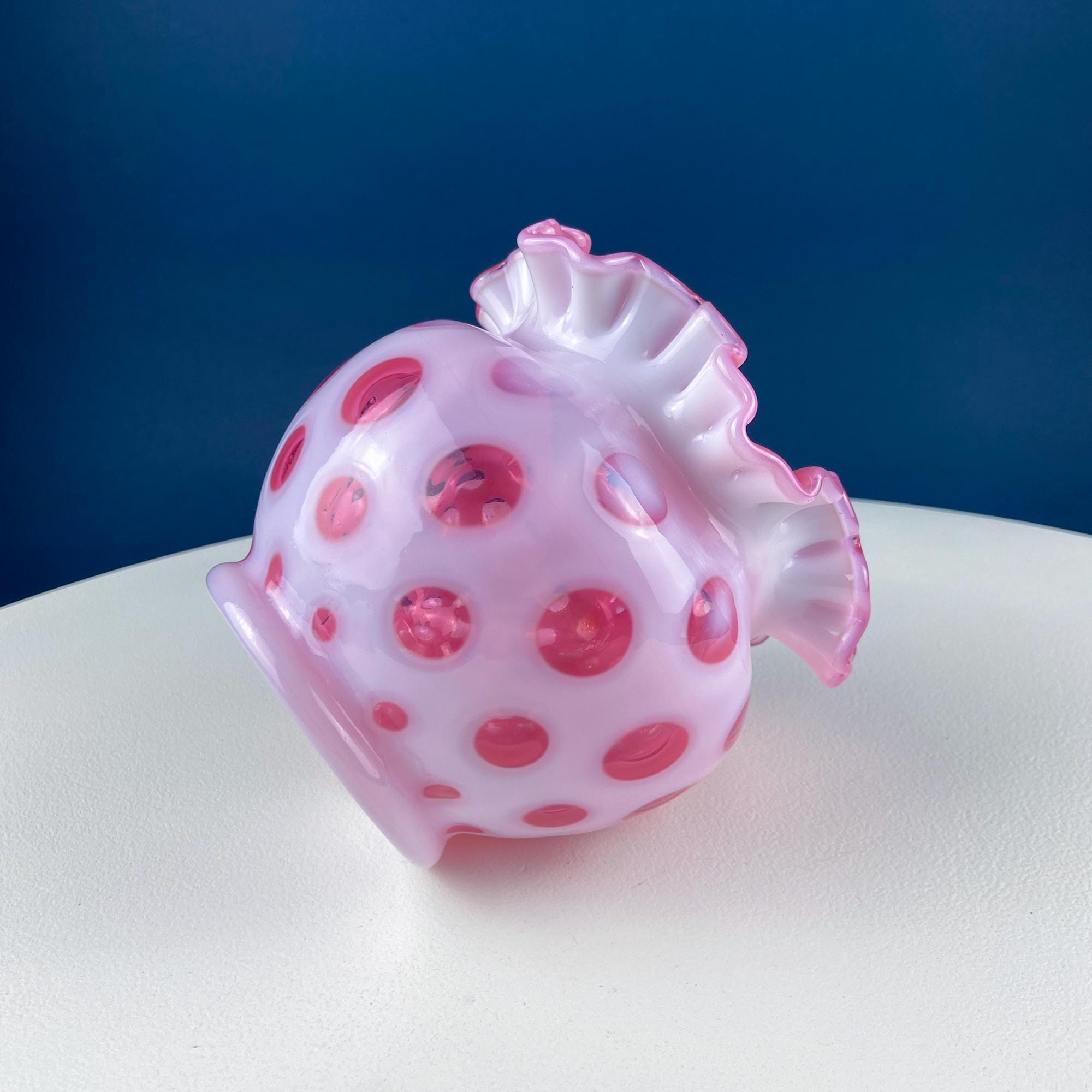 Vintage Fenton Pink Coin Dot Vase. White to Cranberry Glass Vase With ...
