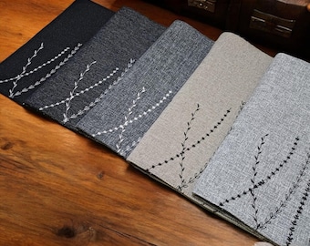 Manteles individuales con aspecto de lino bordado: decoración de mesa rústica en gris