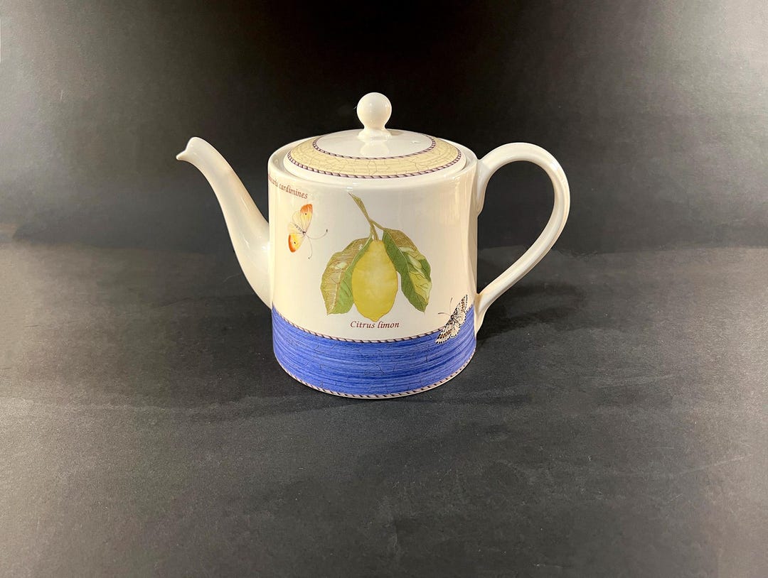 Wedgwood Teapot: 