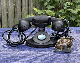 Vintage 1930s Western Electric Desk Phone: Bakelite & Metal Display Piece