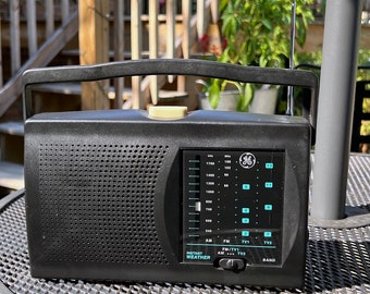 Vintage General Electric/Thomson Consumer Electronics Model 7-9246B AM/FM/TV Band Radio with Instant Weather, Tested and Working, 1997