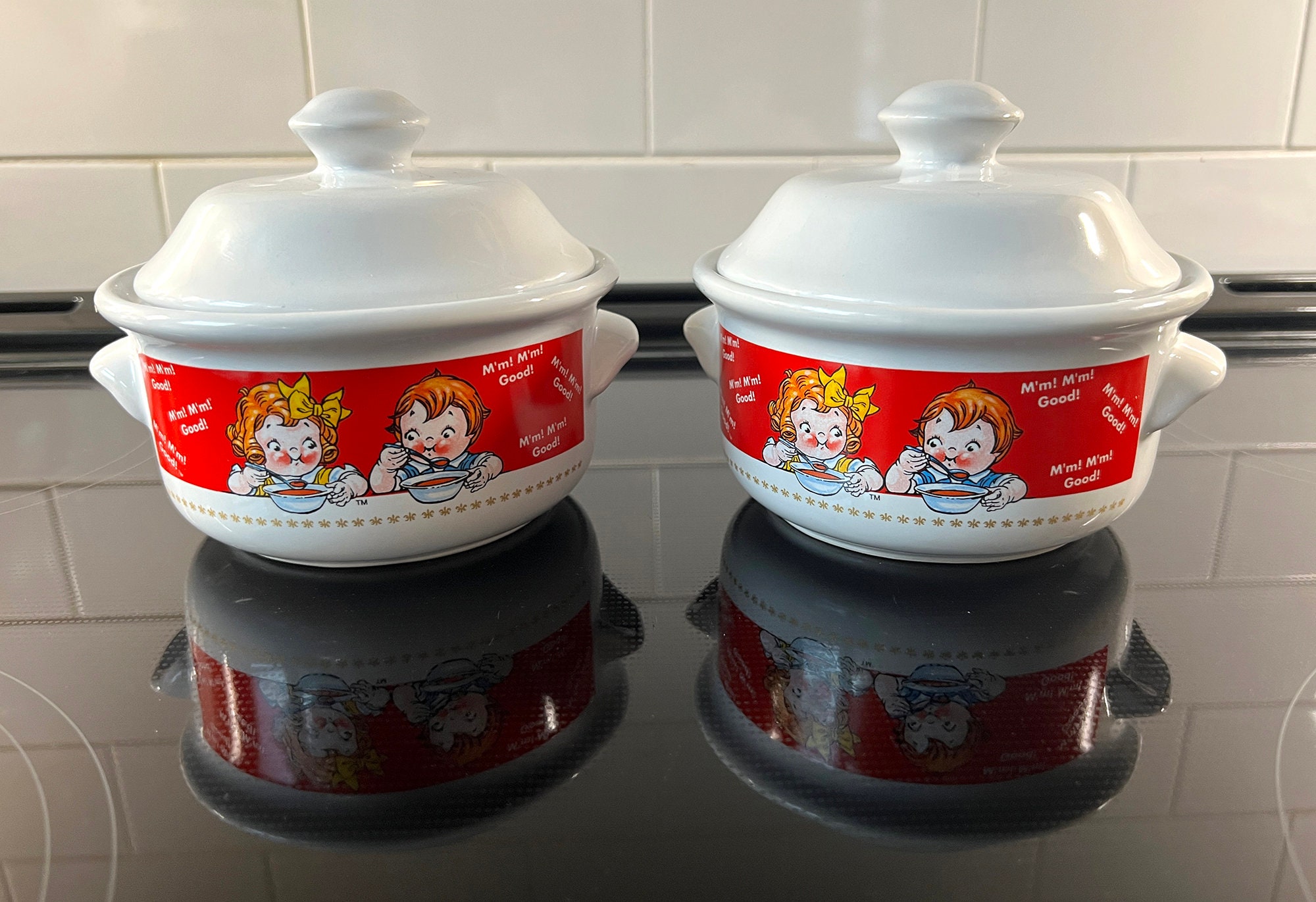 Porcelain Red large soup bowl with lid with 6 small bowls set