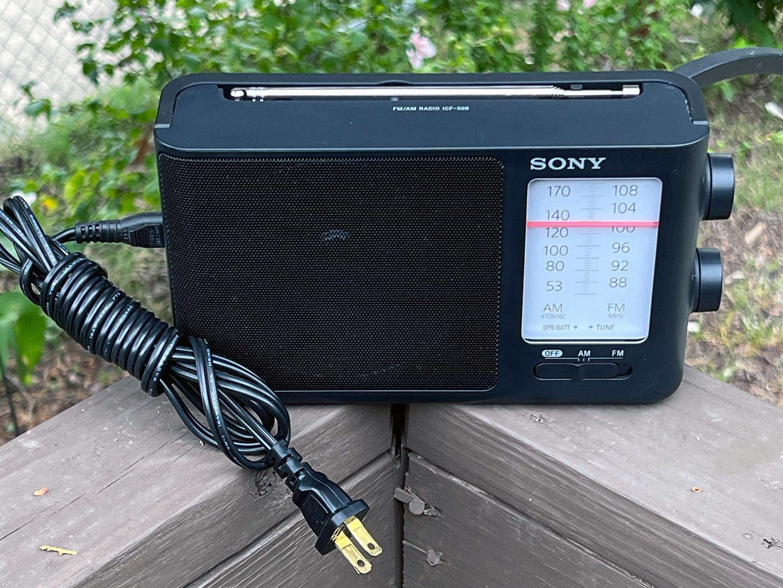 Vintage Sony AM/FM Portable Radio Model ICF-506, Tested and