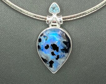 Rainbow Moonstone & Black Onyx Sterling Silver Pendant:  Jewelry Gift Set Set