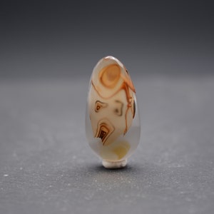 Ein handgeschnitztes Charakterporträt-Achat-Anhänger - schwarzer Mythos: Yaoguai #YH-021