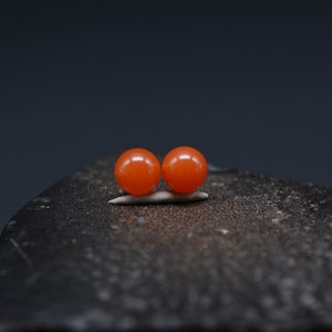 A Pair of Hand Carvedl Nanhong Agate Bead/Southern Red Agate Beads - Half Hole       NHM-090