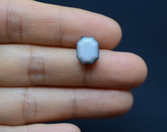 A Hand Carved Suleimani Natural Banded Agate Faceted Cabochon - YXC-066
