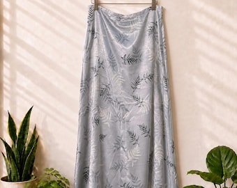 Falda larga vintage de los 90 de Casual Corner, color gris plateado, satén, estampado de helechos, talla 16, estilo botánico, para ocasiones formales.