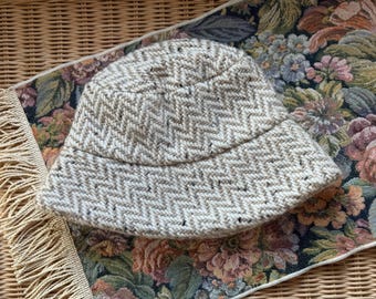 Sombrero de pescador vintage de lana de tweed irlandés Branigan Weavers / Hecho en Irlanda / Forrado / Diseño de espiga neutro