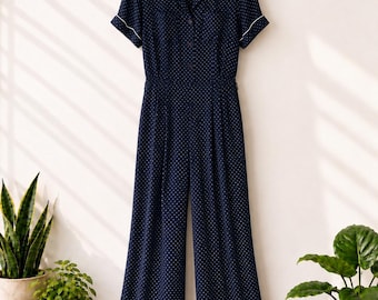 Mono corto de pierna ancha y fluida de Ann Taylor, estilo vintage de los años 90, color azul marino con lunares. Talla 8. Hecho en EE. UU. Estilo minimalista clásico.