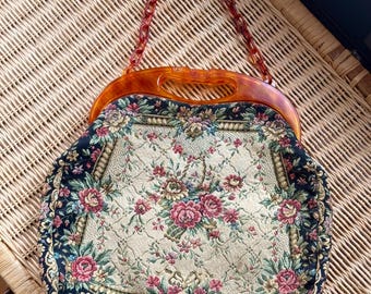 Vintage französische Gobelin Handtasche | Blumige Teppich-Tasche mit Lucite-Schildkröten-Griff | Hergestellt in Frankreich | Romantische Cottagecore Geldbörse