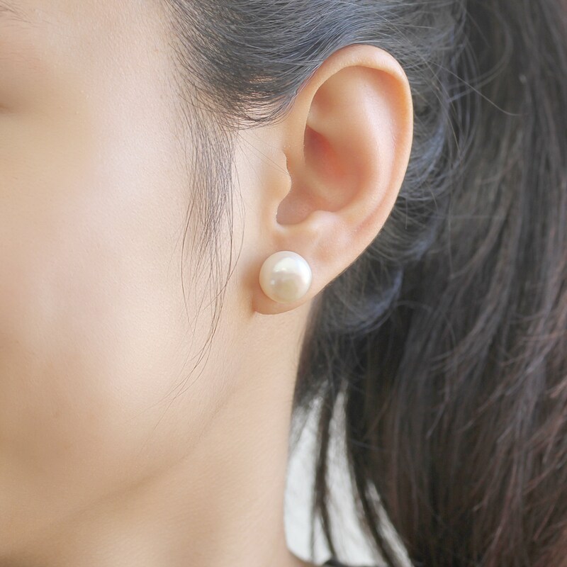 Pearl Earrings main image 0