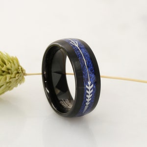 Men Women Tungsten Ring, 8mm Black Tungsten Ring, Feathered Arrow Inlay on Blue Meteorite Tungsten Ring, Custom Engraved Personalized Ring