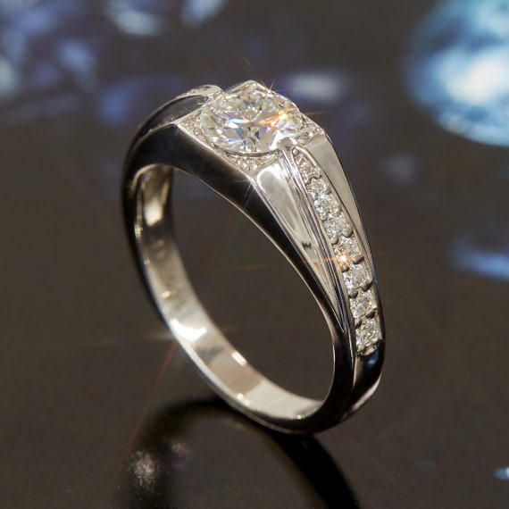 Gold vs Platinum: How to Choose For Your Ring - Gem Breakfast
