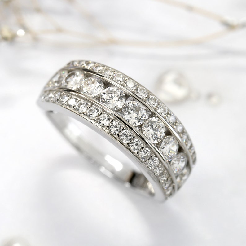 Women 925 Sterling Silver Ring, Moissante Stone Anniversary Ring 8mm, Diamond Simulant Engagement Ring, Silver Wedding Band for Women Silver-Moissanite