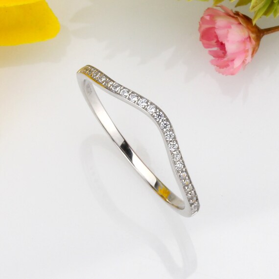 Women/'s Fine band 1.5mm 14K White Gold Round CZ Curved Tracer Wedding Ring