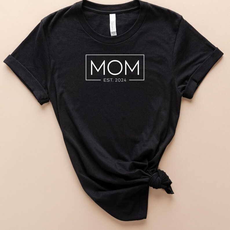 T-Shirt Mom est. 2024-personalizable year number Gift for all moms birthday Mother's Day Girlfriend Gift Idea Mommy Love image 6