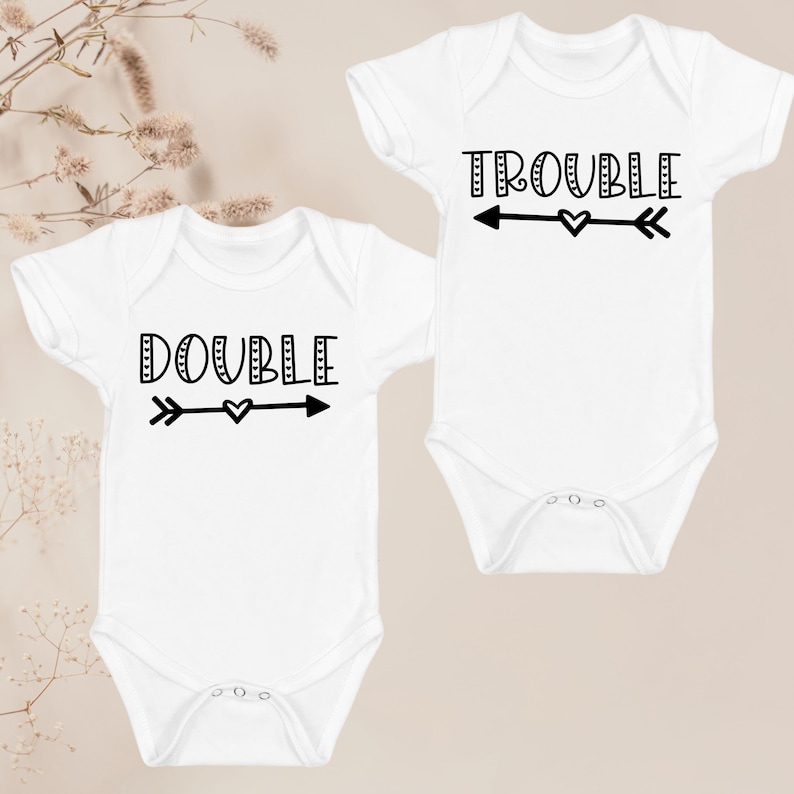 2x Babybody Baby Body Zwillinge 1x Body double und 1x trouble Body Babygeschenk, Geburt,Baby Body Langarm oder Kurzarm Bild 2