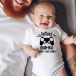 Babybody Gamer &quot; Future Gamer ( just like Dad) &quot; Papa Geschenk, Geburt,Baby Body Langarm oder Kurzarm