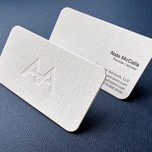 Biglietti da visita con angoli arrotondati, stampa tipografica, design personalizzato, impressione cieca