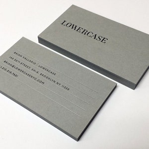 Cartes de visite grises - typographie, estampage à chaud