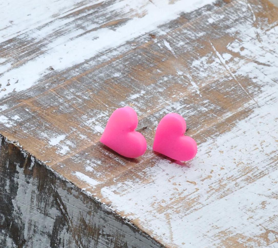 Neon jewelry - Neon pink - Heart earring silver - Heart stud earrings - Heart neon - hypoallergenic earrings - Masbelleza