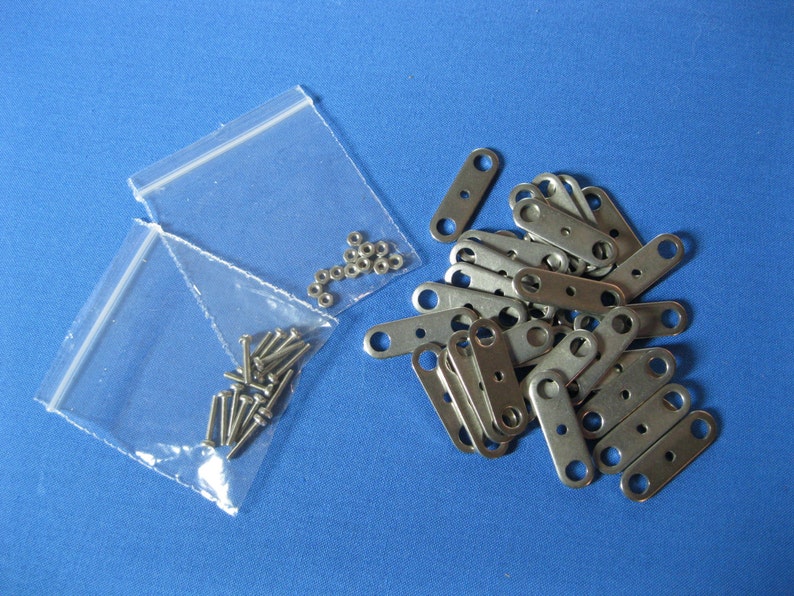 Pack of 30 Steel Stop Motion Armature Compression Plates with 15 nuts & bolts imagem 2