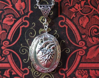 Silver Medallion Chain Anatomical Heart Romantic To Unfold ~Dr. Cardias Secret~