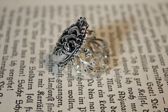 Dr. Cardia~ Heart Anatomy Ring Silver