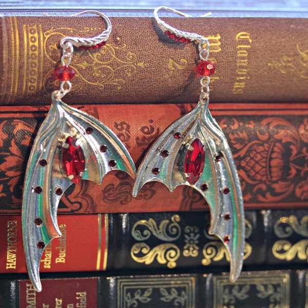 Drachen Fledermaus Flügel Ohrstecker Ohrringe in Silber & Rot mit Swarovski ~Draco II~