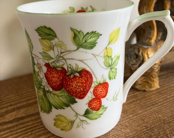 Queens Virginia Strawberry bone china Mug Made in England
