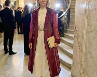Schiere Marsala Organza Trenchcoat: Handgemachte Statement Schichtung Piece