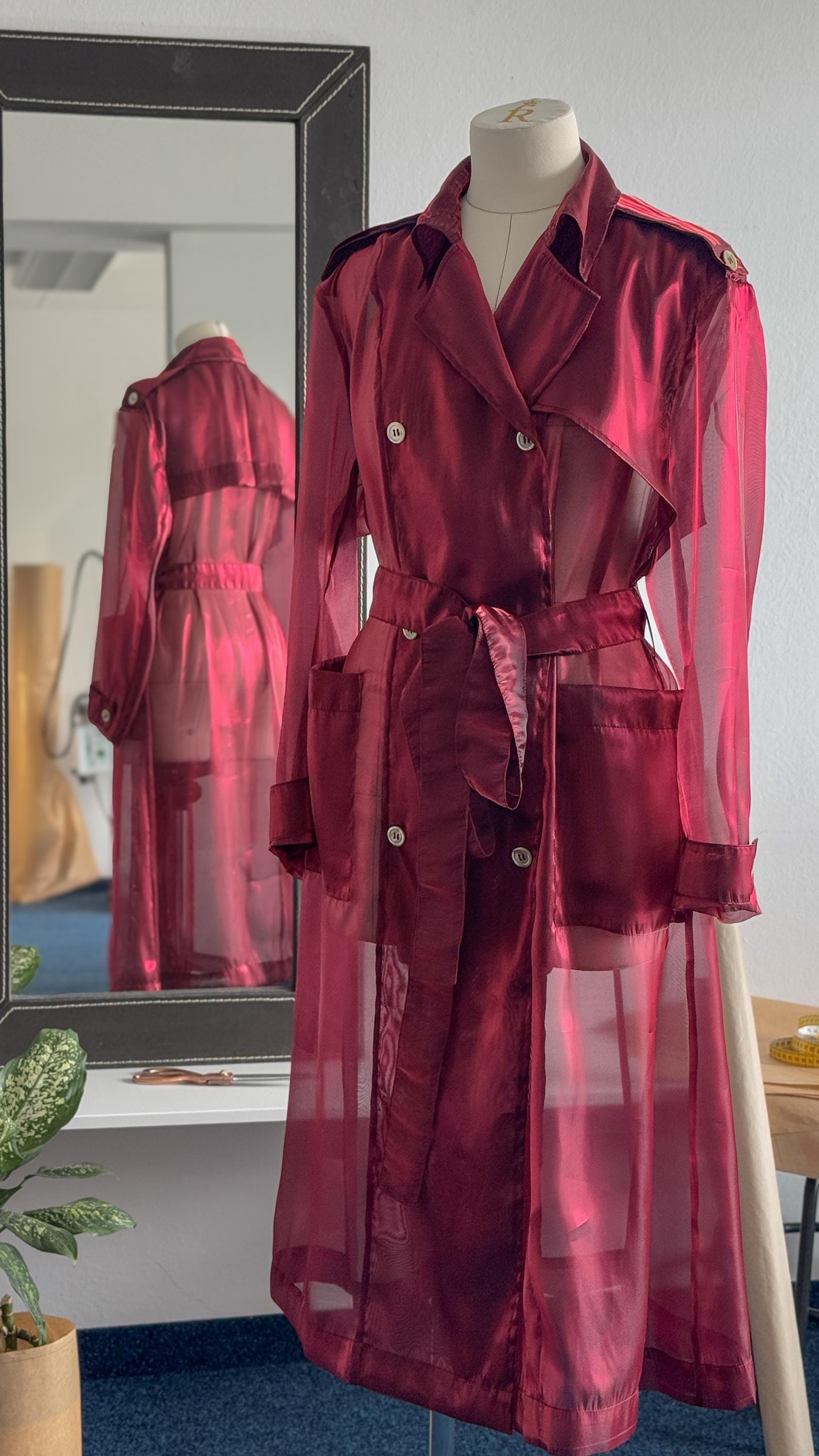 ジャケット・アウター AMERI FOIL PAINTING SHEER TRENCH COAT Women's Trench Coats - Skirted, Sexy Trench Coats | AKIRA