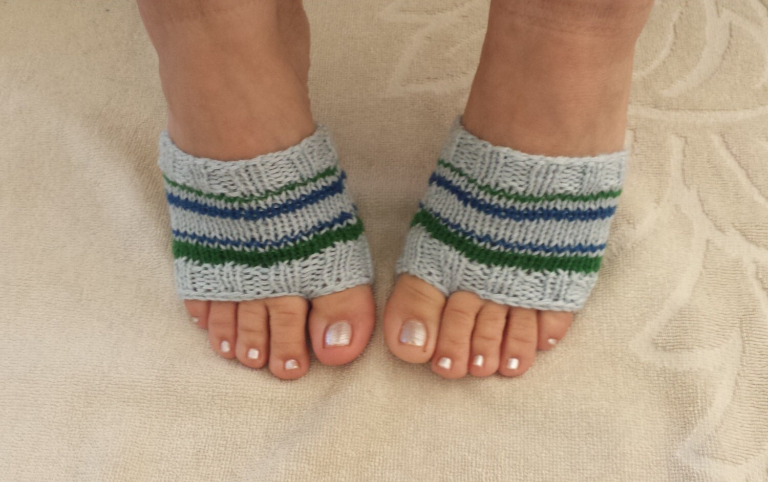 KNITTING PATTERN, Flip Flop Socks Pattern, Soft Feet Savers Pattern