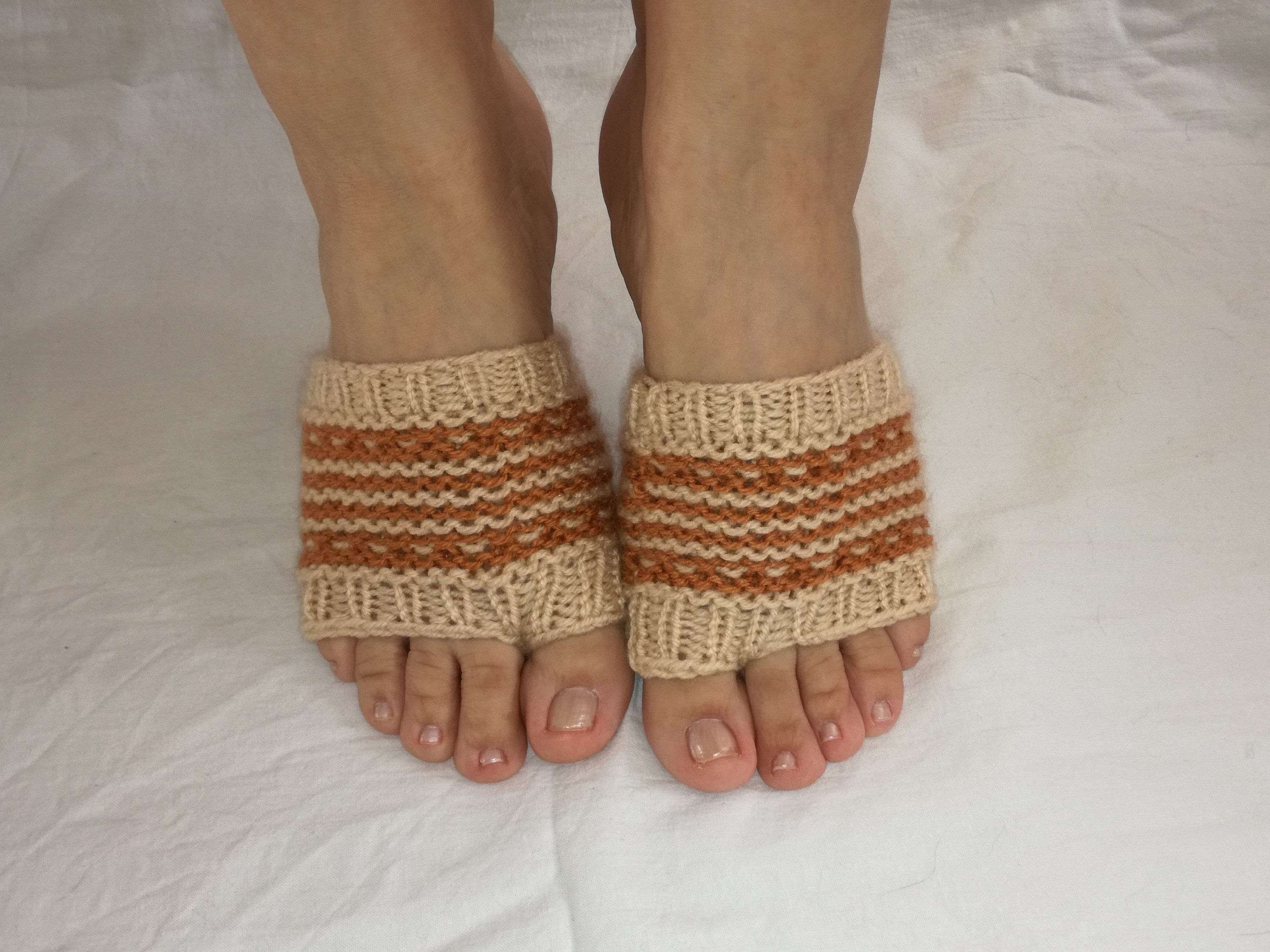 KNITTING PATTERN, Flip Flop Socks Pattern, Soft Feet Savers Pattern