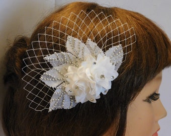 Bridal hair comb  bridal fascinator clip Wedding Bridal headpiece fascinator  Hair piece. wedding hair accessory, Lace flower hair comb