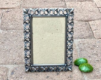 Pewter Thistle Design Picture Frame. Vintage. Holds 4x6" Photo. Muted Grey Metal. Classic, Scotland, Scottish. Pierced. Unique. Cool.