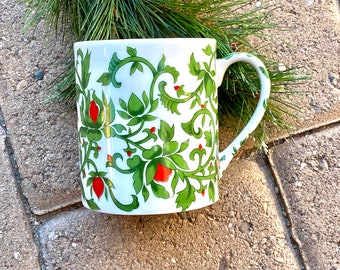 WILLIAMS SONOMA Christmas Holiday Mug. Vintage. White Ceramic, Green Vines, Red Flowers. Serving. Tea, Coffee, Cocoa Mug. Grandparent Gift.