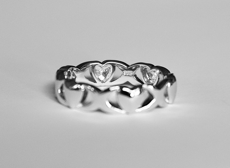 6 Hearts And Kisses Band Ring In 925 Sterling Silver Sizes 5 7 Jewelry Stackable Rings Valresa Com