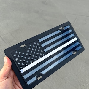 Amerikanische Flagge weiße dünne Linie Vanity-Nummernschild (verdunkelte taktische Premium) schwarzer Spiegel und undurchsichtiges Laser Cut Acryl