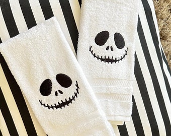 Serviette à main brodée L'Étrange Noël de Jack Skellington