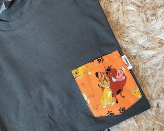 Le Roi Lion Simba et ses amis T-shirt avec poche, T-shirt