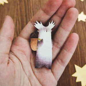 Traveller Tukoni brooch, Wooden Brooch Pin Badge, Fairy friend, Forest Creature, Gift for Traveller, Acorn backpack, Deer brooch