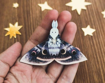 Moth Saturnia Pavonia, Wooden Brooch, Moth Art Brooch, Moon lover, Witchy Accessories, Halloween Gift, Emperor moth, Which pin