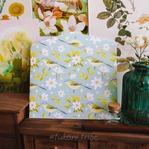 Sobre de Regalo con Flores Blancas, Pájaro Lindo, Botánico, Tukoni