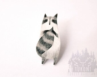 Raccoon brooch, raccoon pin, cute raccoon, animal jewelry, animal brooch, raccoon totem, totem brooch, miniature raccoon, woodland brooch