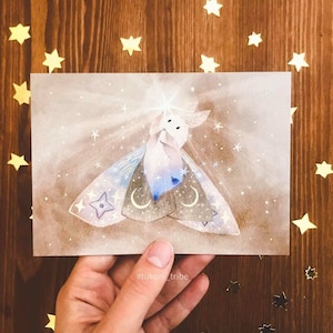 Carte postale Moth Iris, Carte postale céleste, Mini Impression, Étoiles, Ciel, Carte illustrée, Cartes de vœux, Petit cadeau, Carte postale A6, Tukoni, P2113