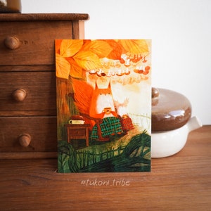 Cartão postal Esquilo e Viajante, Cartão postal aconchegante de outono, Cartão de cogumelo, Presente para amantes de chá, Cartão de felicitações, Mini impressão, Arte de ilustração aconchegante